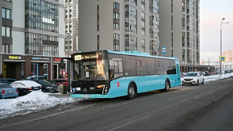 В Петербурге начали ходить автобусы по маршруту №2МБ