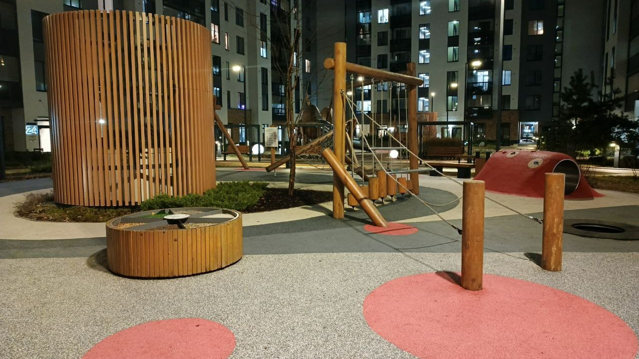 В Петербурге в два раза сократилось число бесхозных детских и спортивных площадок