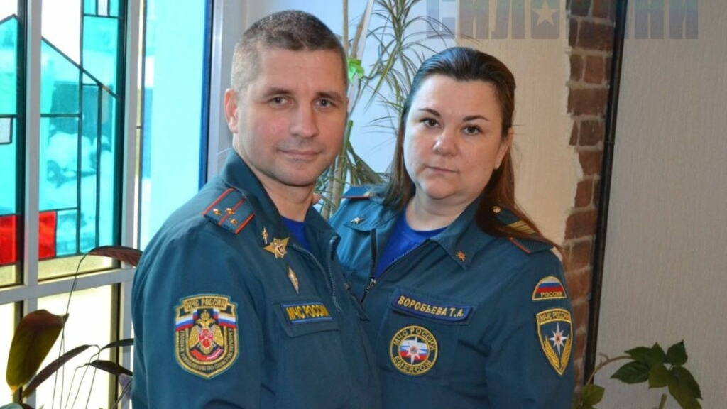 Сердца и сирены: история о том как спасатель и деспетчер нашли любовь в МЧС