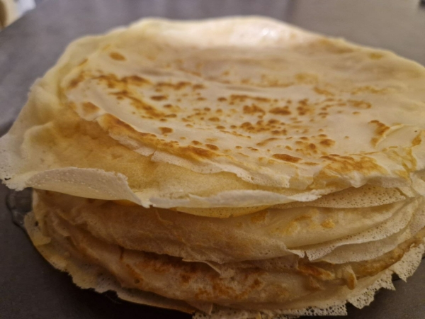 Врач разрешила петербуржцам съесть на Масленицу не больше двух блинов