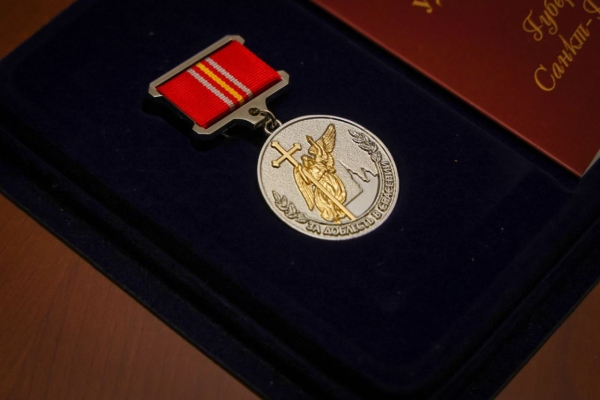 В Петербурге наградят спасителей двухлетнего малыша, упавшего с 10 этажа