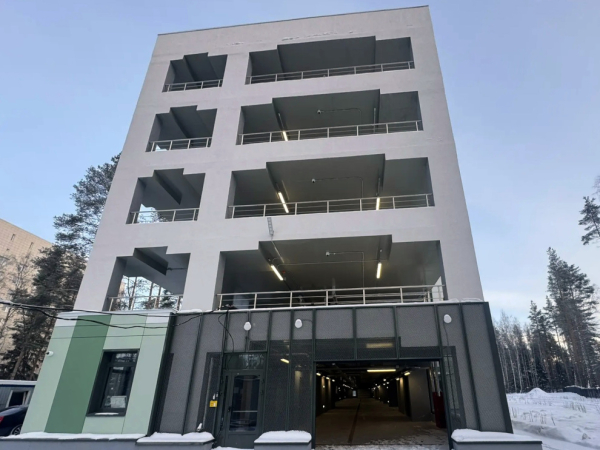 В Песочном создали паркинг для посетителей и работников онкологического центра