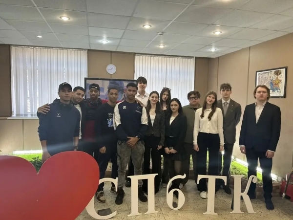 Кубинские студенты познакомились с будущими альма-матер Петербурга