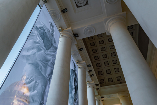 Совсем не Бенуа: Смольный изменил статус «Манежа» в центре Петербурга