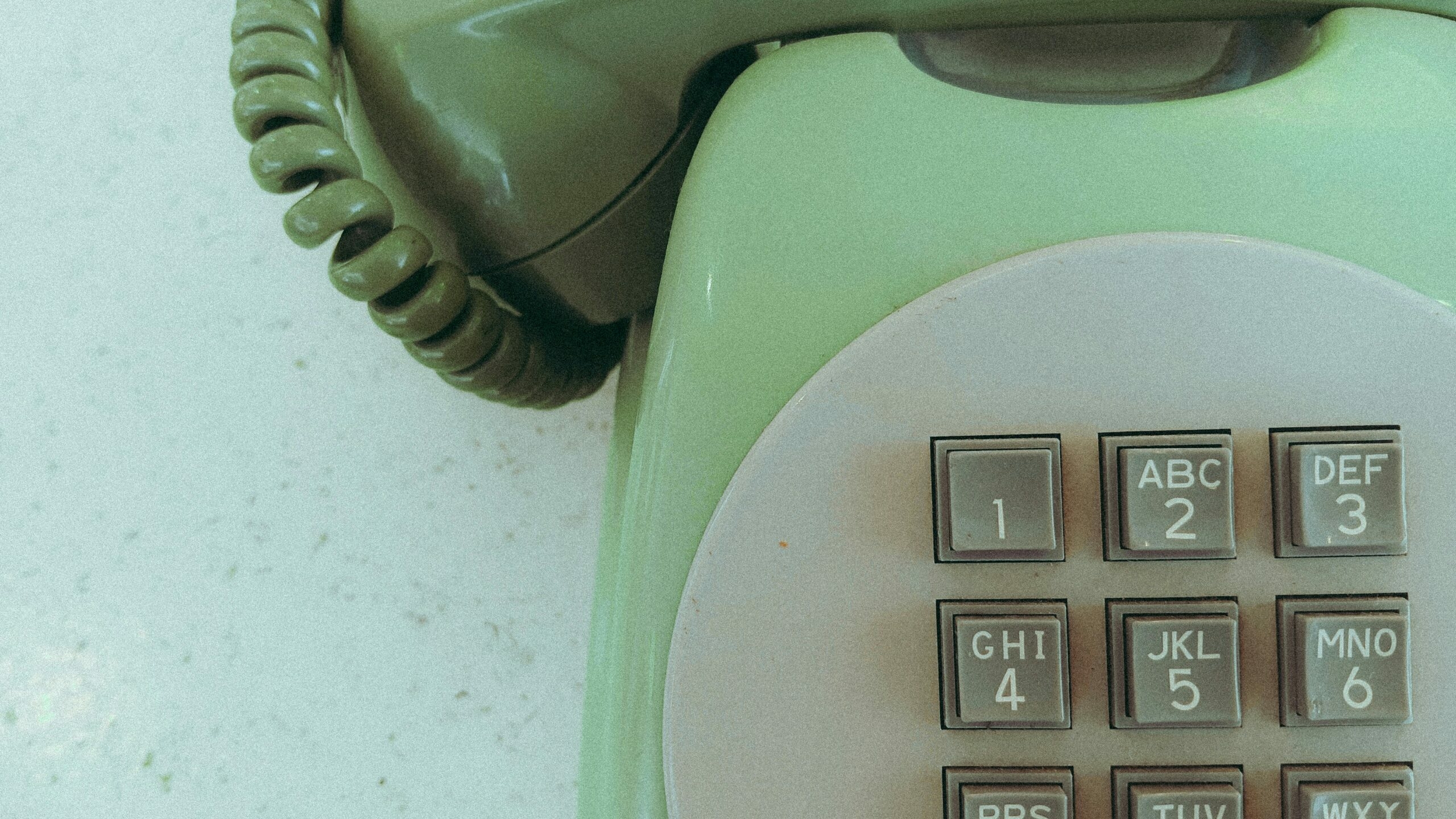 В Петербурге растет спрос на проводные телефоны