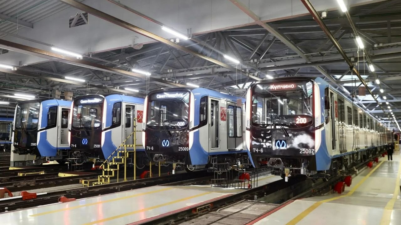 На Линию 2 петербургского метро вышли новые поезда «Балтиец»