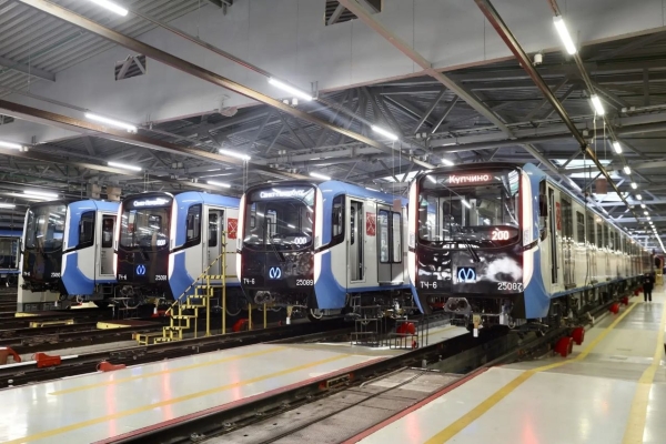 На Линию 2 петербургского метро вышли новые поезда «Балтиец»