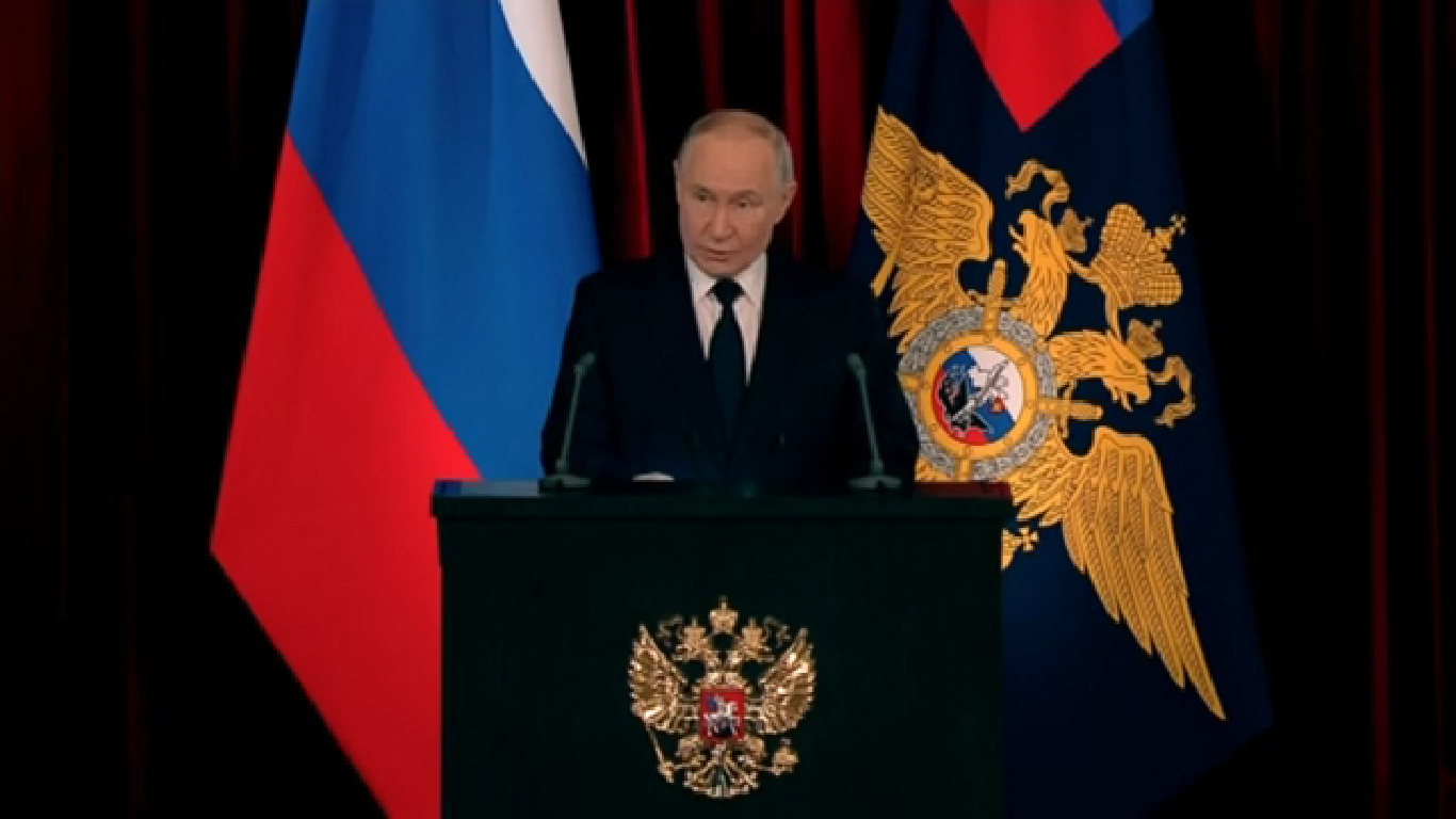 Путин перечислил успехи и проблемы в работе органов МВД
