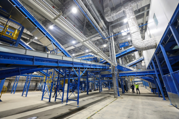 Путину рассказали о строительстве заводов по переработке отходов в Петербурге