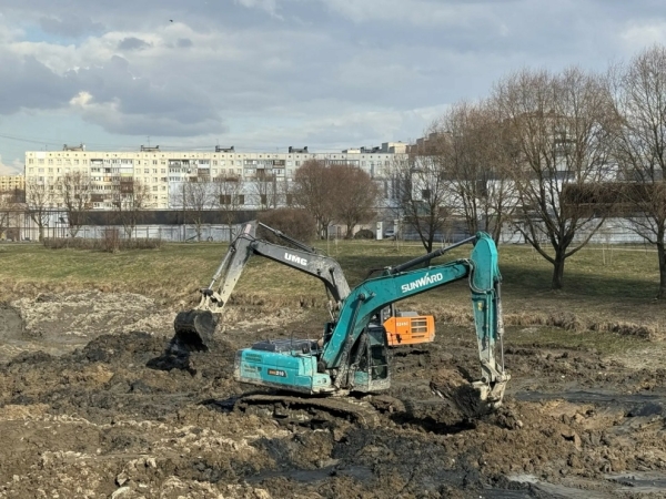 Рабочие очистили 3,5 км реки Новой и перешли к заключительному этапу