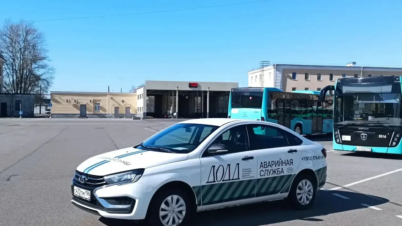 Дорожный патруль начал обеспечивать безопасность движения в центре Петербурга