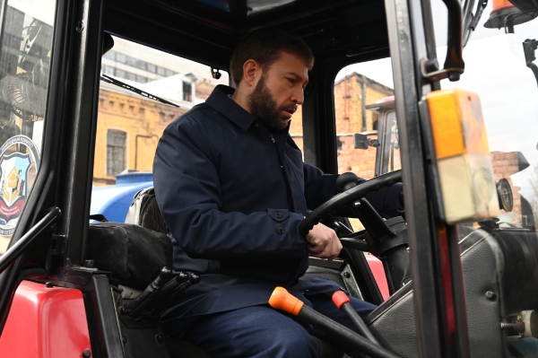 Ваньчков проверил готовность уборочной техники к лету