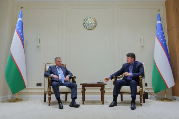 Вице-губернатор Поляков обсудил расширение сотрудничества с Узбекистаном на ИННОПРОМе