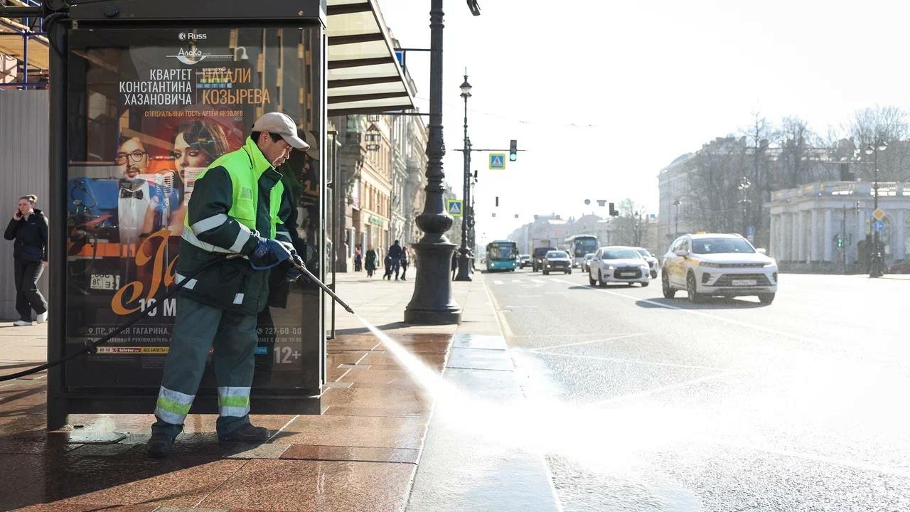 Петербург начали готовить к лету в рамках месячника