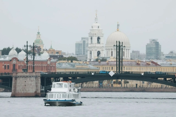 Началась навигация по петербургским рекам и каналам