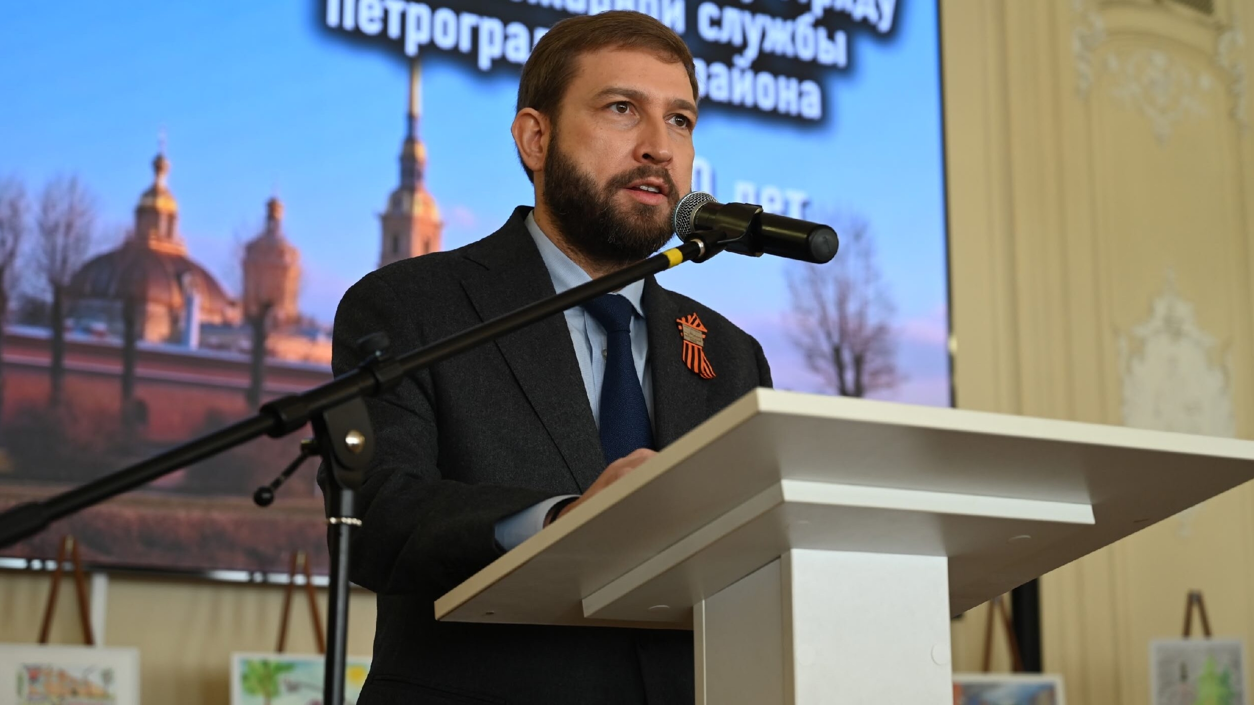Ваньчков: молодежные патрули начали работать в Петроградском районе