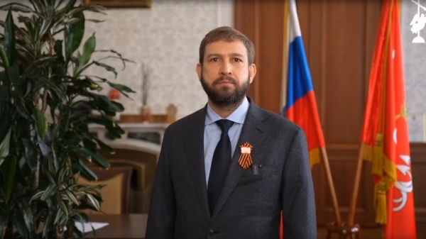 Дмитрий Ваньчков поздравил жителей Петроградского района с Днём Победы