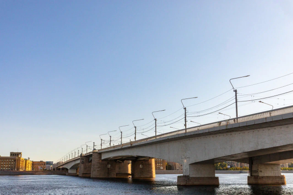 В Петербурге с 16 мая начнется ремонт моста Александра Невского