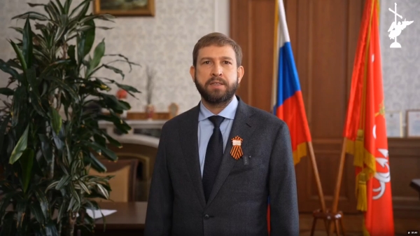 Дмитрий Ваньчков поздравил жителей Петроградского района с Днём Победы