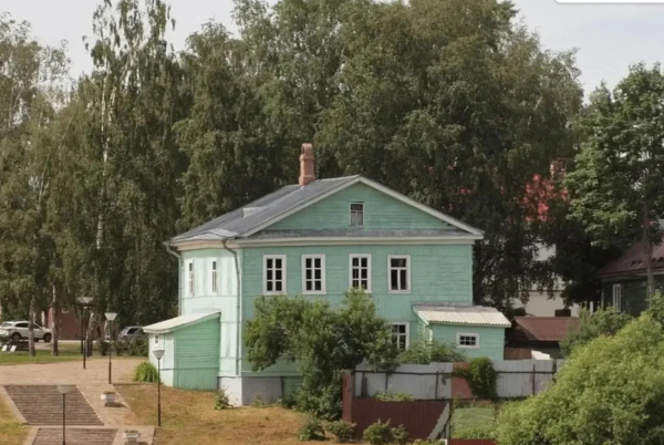 Сгоревший 7 лет назад дом купцов Калязиных отреставрируют в Старой Ладоге