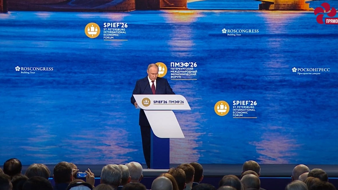 Владимир Путин сообщил о росте зарплат россиян более чем на 30%