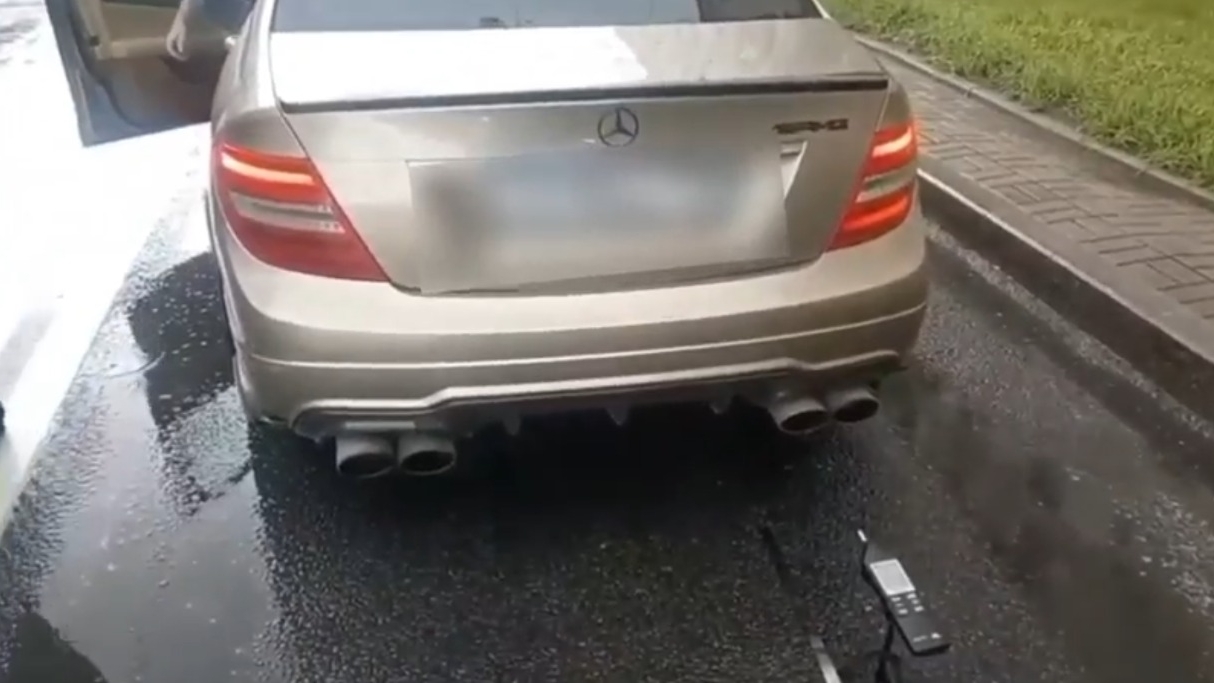 Более 20 водителей наказали за шумные автомобили в Петербурге