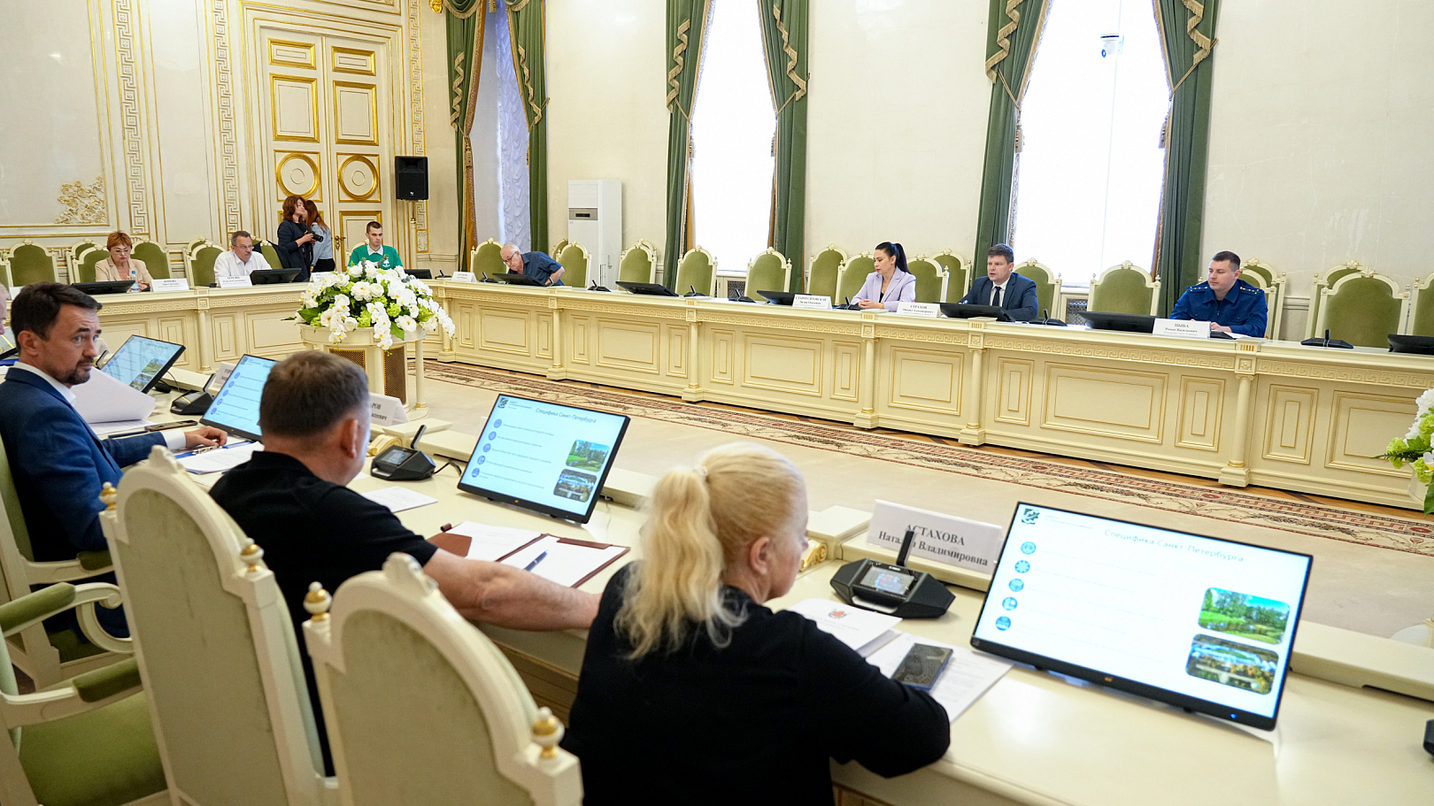 Собак-спасателей и поводырей в Петербурге освободят от дополнительных требований