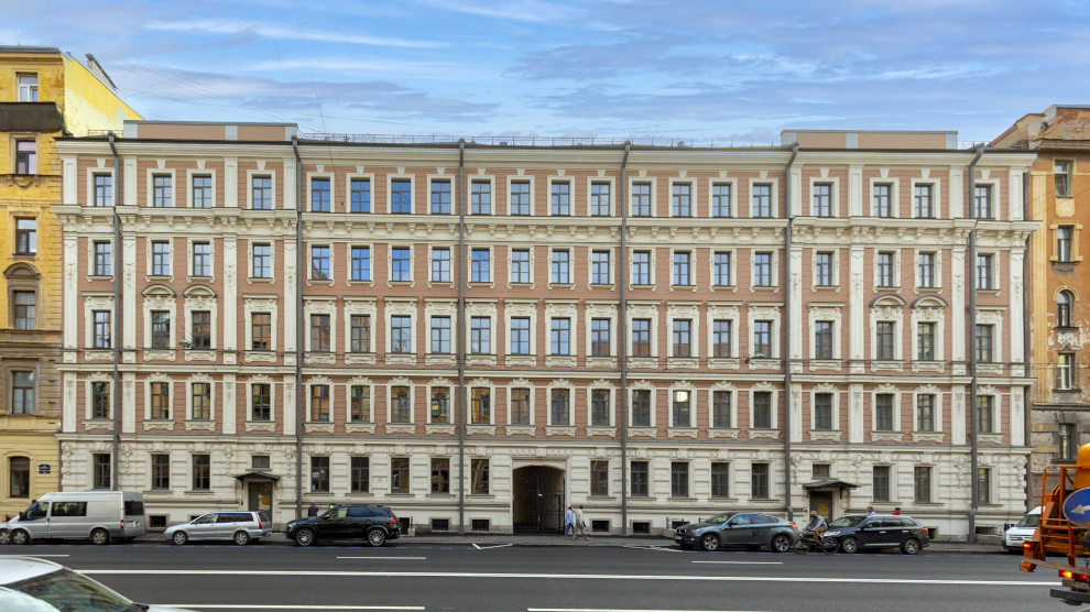 В старинный дом на Васильевском острове поселили 19 молодых семей