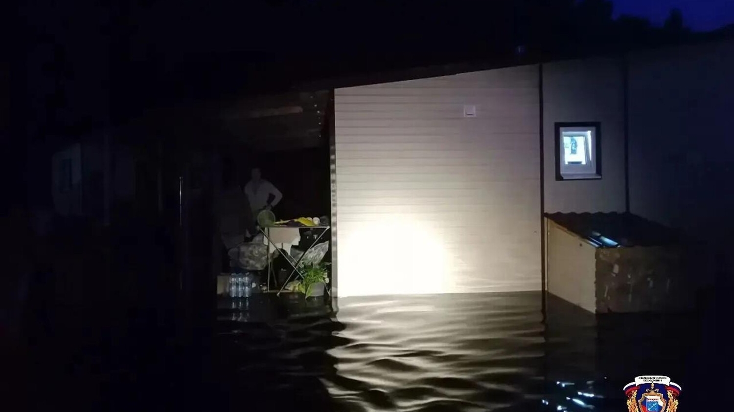 Плотины бобров против дачников: в Ленобласти вода накрыла участки в СНТ