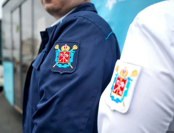 В Петербурге обновляют форму контролеров и вводят шеврон с гербом города