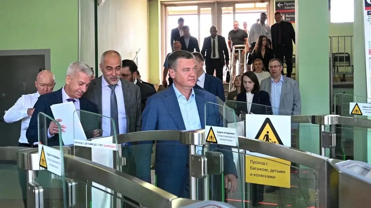 Поляков: дату изменения работы ОЖД перенесли по просьбе петербуржцев