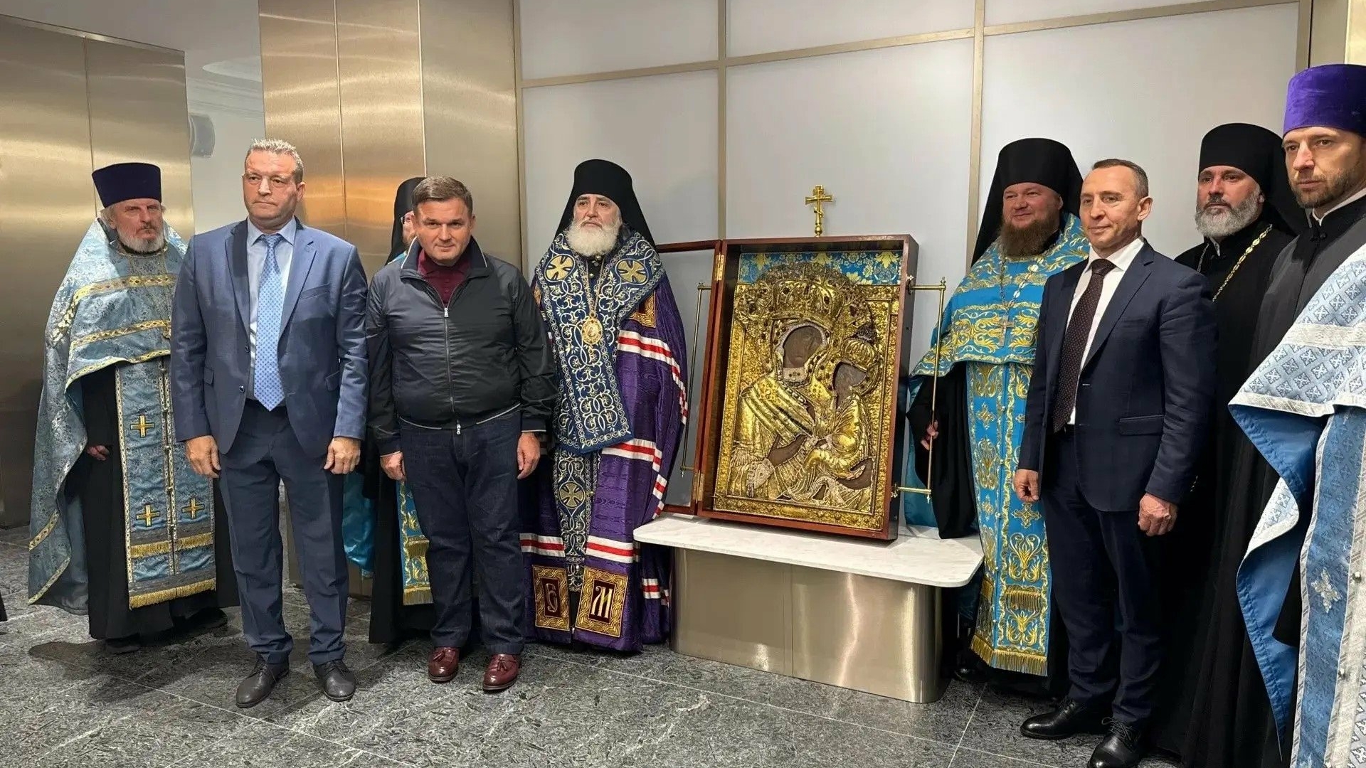 В Москву из Ленобласти привезли Тихвинскую икону Божией Матери