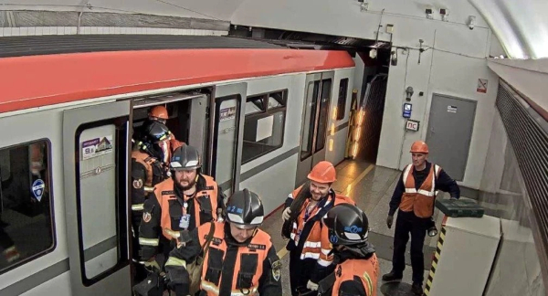 Движение по первой линии метро Петербурга полностью восстановили после утреннего сбоя