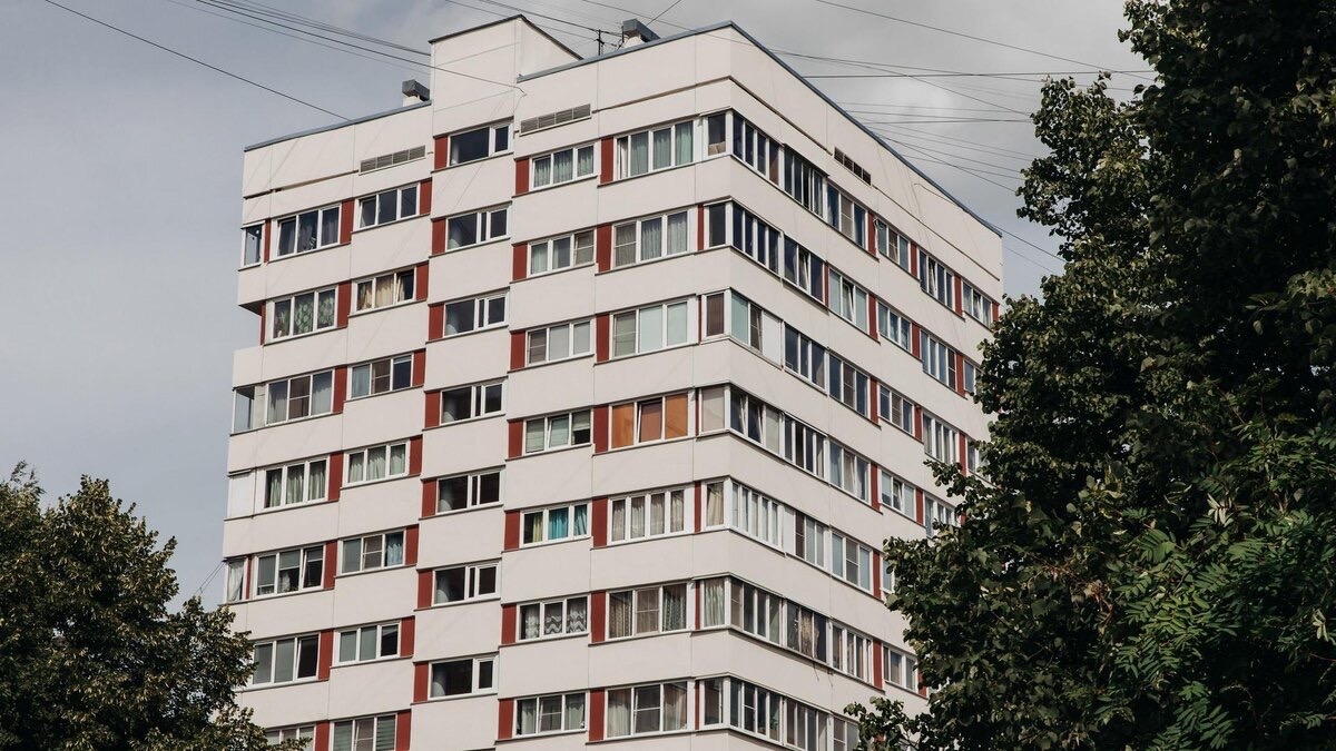 Капремонт дома‑«корабля» в Калининском районе завершли на 99%
