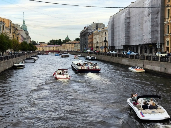 Туристы стали реже приезжать в Петербург отдыхать в выходные