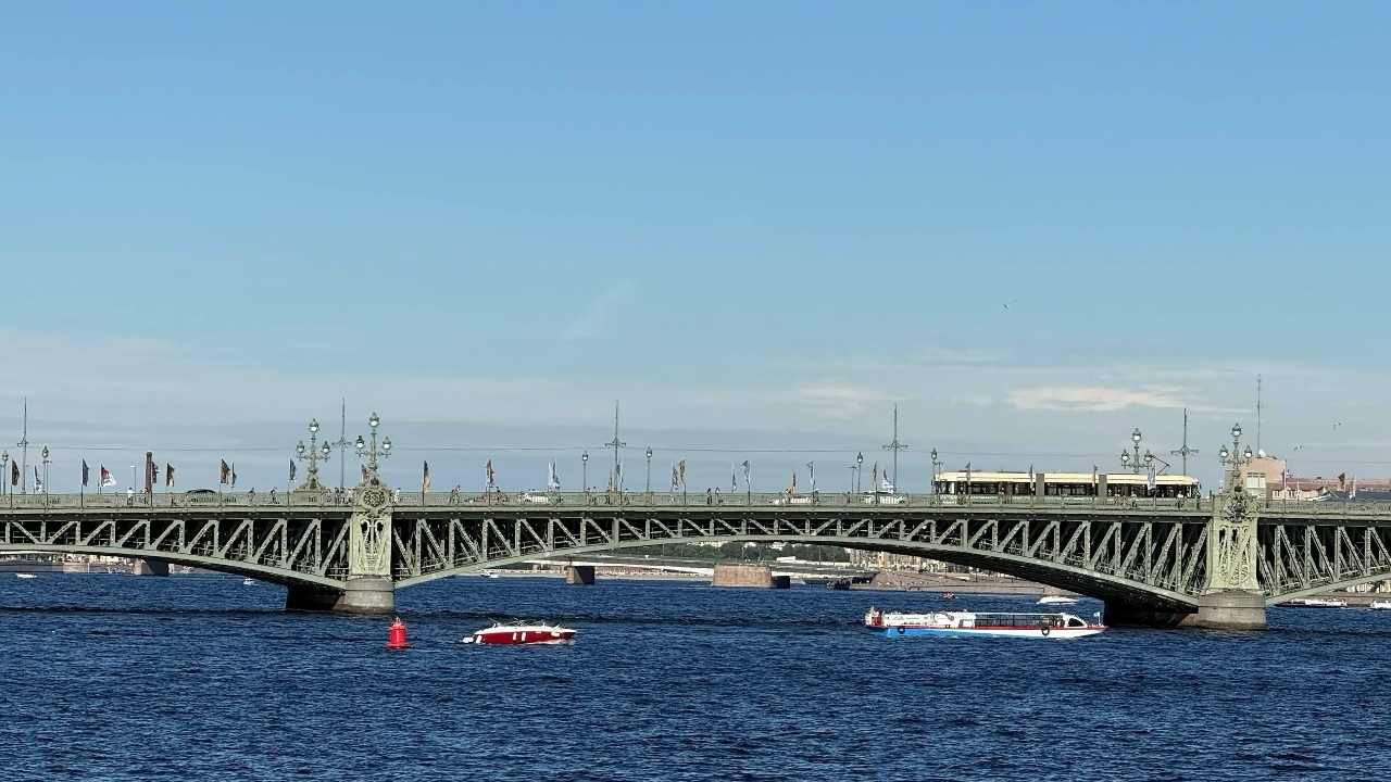 Петербургские мосты подсветят в честь Международного фестиваля молодежи