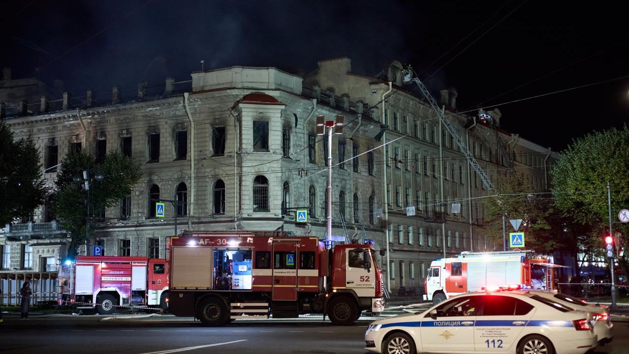 Пожар в особняке Миллера у Исаакиевского собора потушили после полуночи