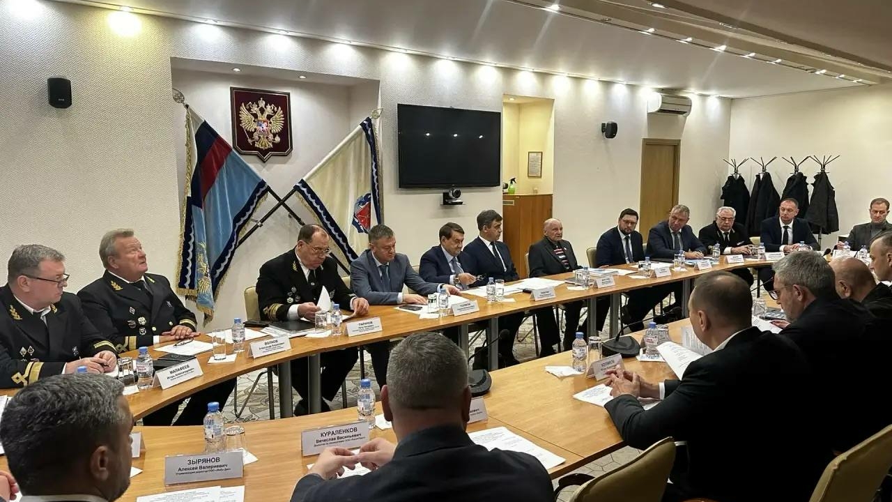 Кирилл Поляков: в Петербурге обсудили развитие порта и прием черноморских грузов