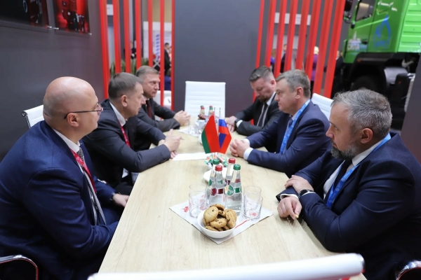 Петербург расширяет парк транспорта за счет поставок МАЗ
